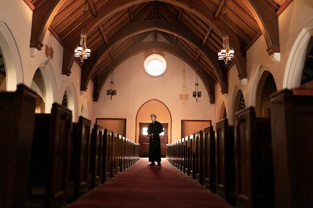 Difference Between Pastor And Priest pastor-vs-priest-what-s-the-difference